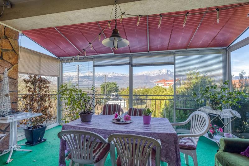 Maison - 217 m² - 10 pièces