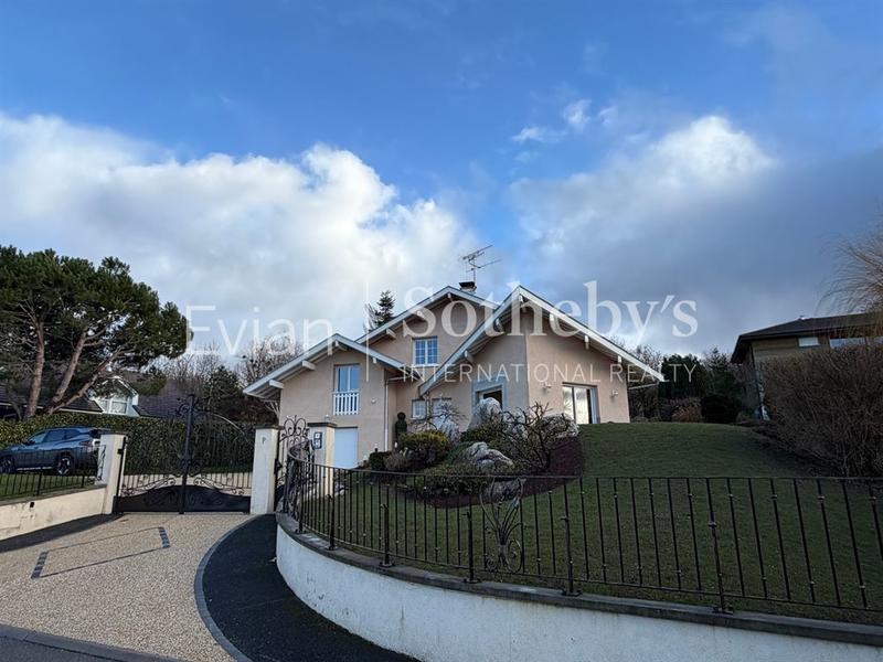 Maison - 171 m² - 5 pièces