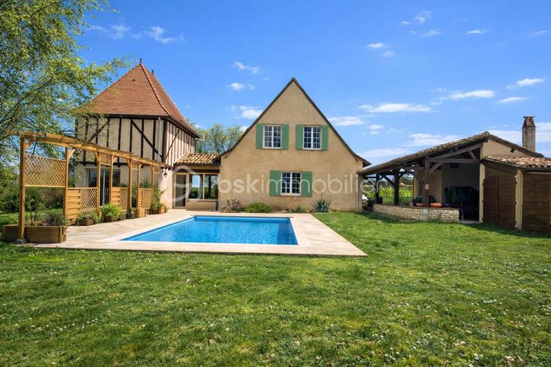 Maison - 209 m² - 7 pièces