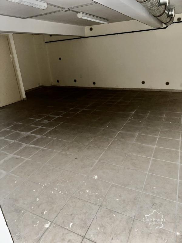 Local commercial - 348 m²