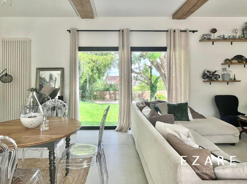 Maison - 261 m² - 9 pièces