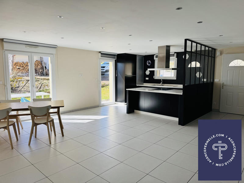 Maison - 88 m² - 4 pièces