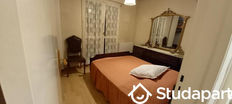 Chambre - 12 m² - 1 pièce