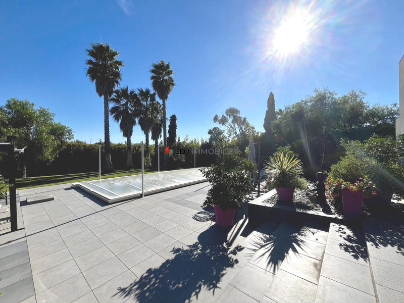 Maison contemporaine - 218 m² - 6 pièces