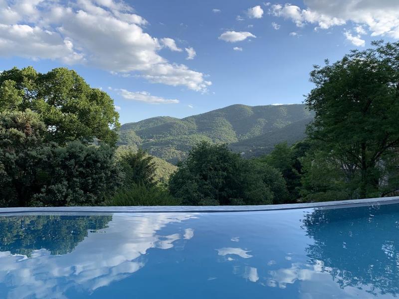 Maison - 1 281 m² - 47 pièces