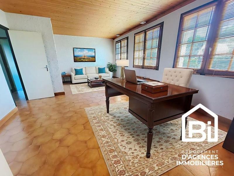 Maison - 189 m² - 6 pièces