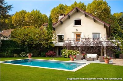 Maison - 371 m² - 15 pièces