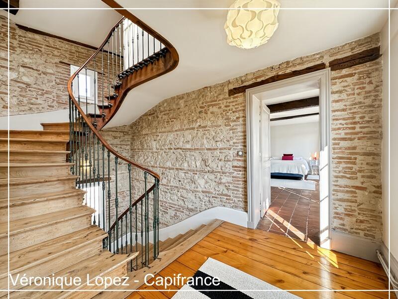 Maison - 292 m² - 9 pièces