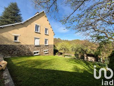 Maison - 210 m² - 5 pièces