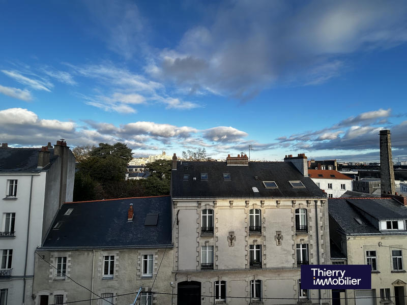 Appartement - 90 m² - 4 pièces