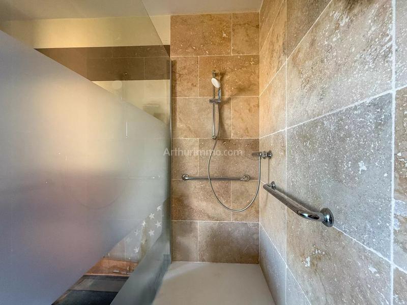 Appartement - 99 m² - 5 pièces