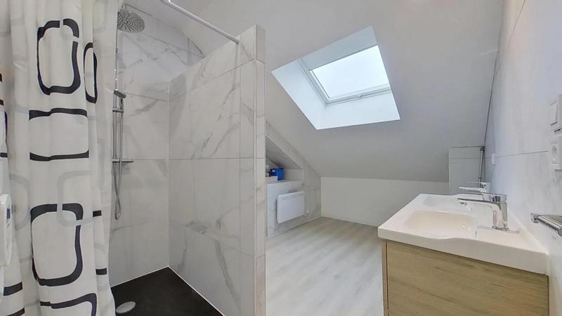 Maison - 180 m² - 8 pièces