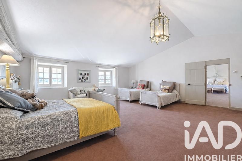 Maison - 350 m² - 12 pièces