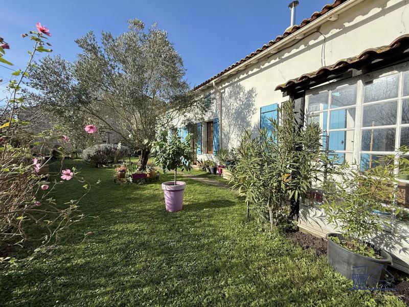 Maison ancienne - 225 m² - 8 pièces