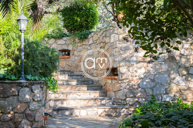 Villa - 326 m² - 11 pièces