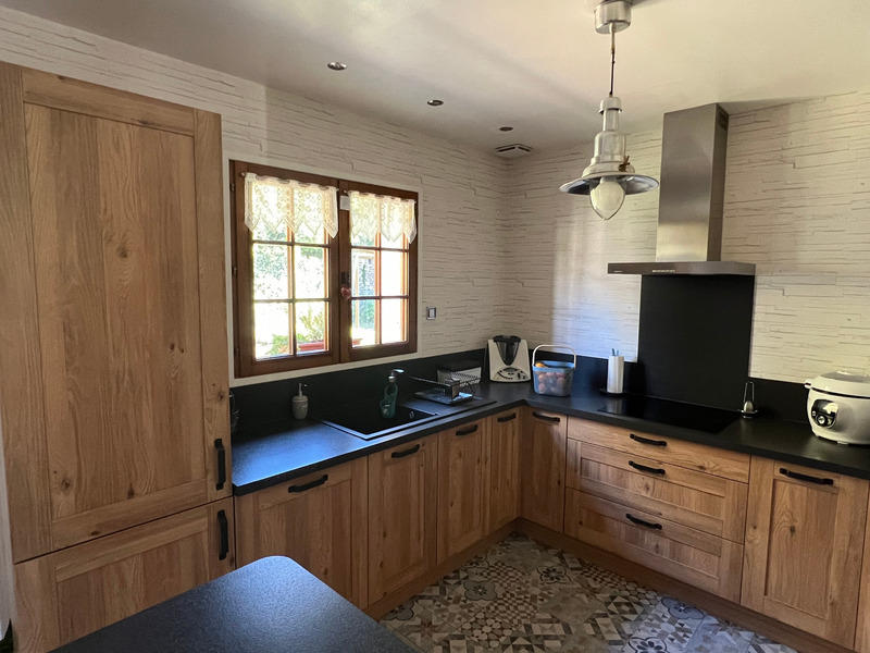 Maison - 90 m² - 5 pièces