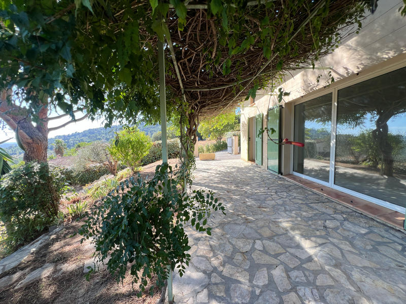 Maison - 210 m² - 8 pièces