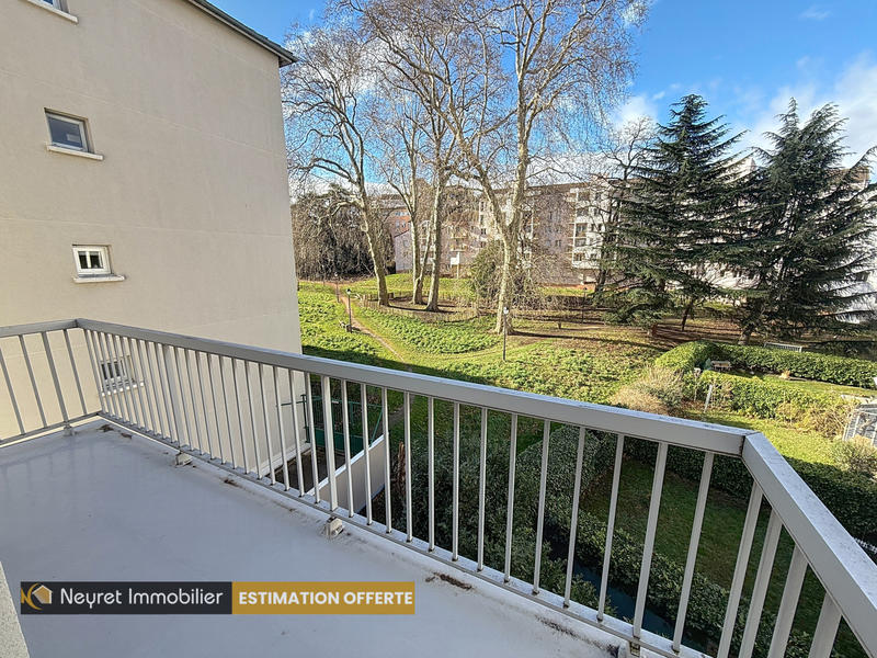 Appartement - 94 m² - 4 pièces