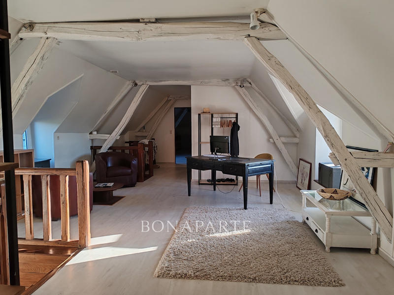 Maison - 285 m² - 9 pièces