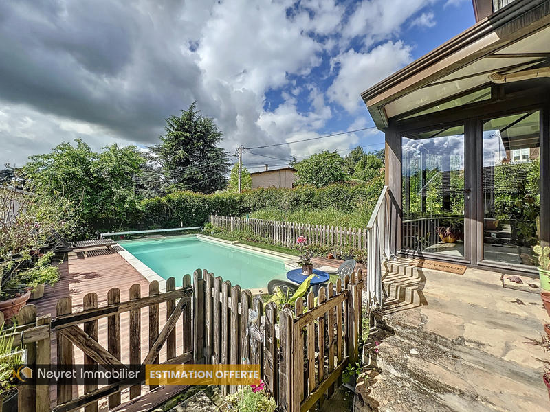 Maison - 137 m² - 6 pièces