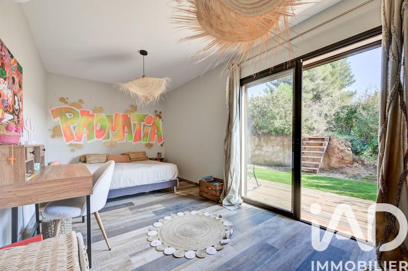 Maison - 288 m² - 8 pièces