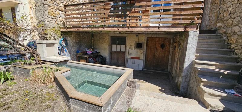 Maison en pierre - 282 m² - 10 pièces