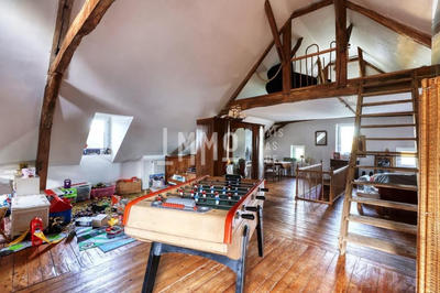 Maison - 242 m² - 8 pièces