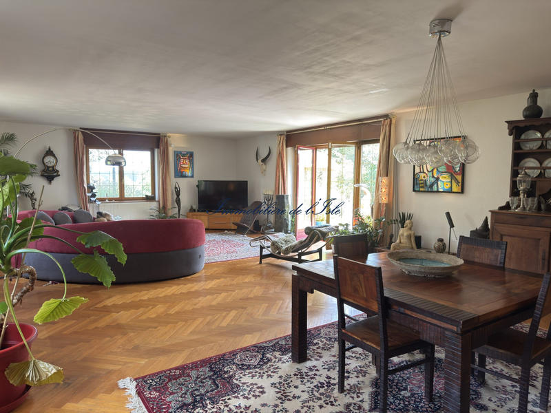 Maison - 467 m² - 11 pièces