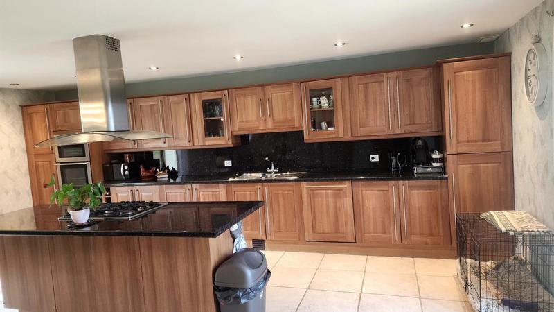 Maison - 180 m² - 7 pièces