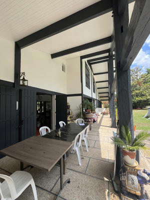 Propriété - 263 m² - 8 pièces