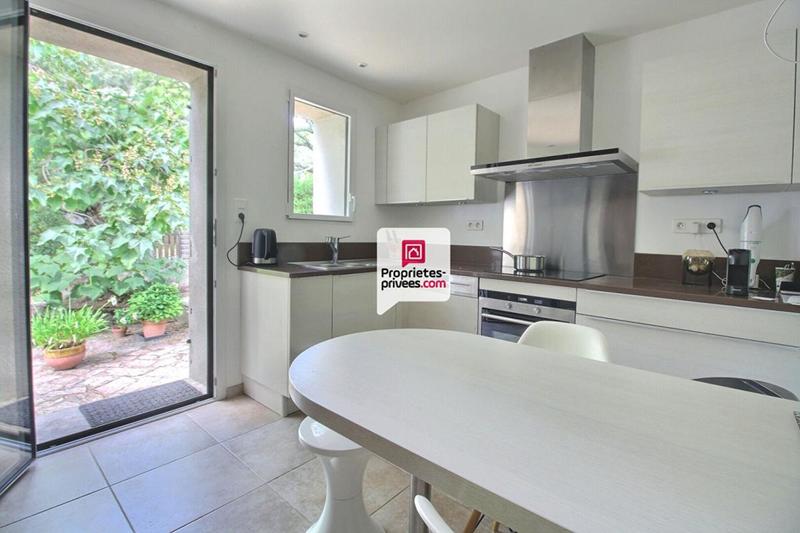 Maison - 220 m² - 8 pièces