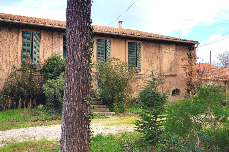 Maison - 600 m² - 12 pièces