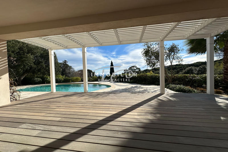 Maison - 207 m² - 8 pièces