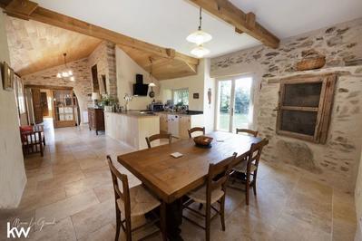 Corps de ferme - 251 m² - 11 pièces