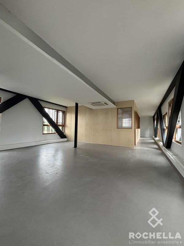 Local d'activités - 369 m²