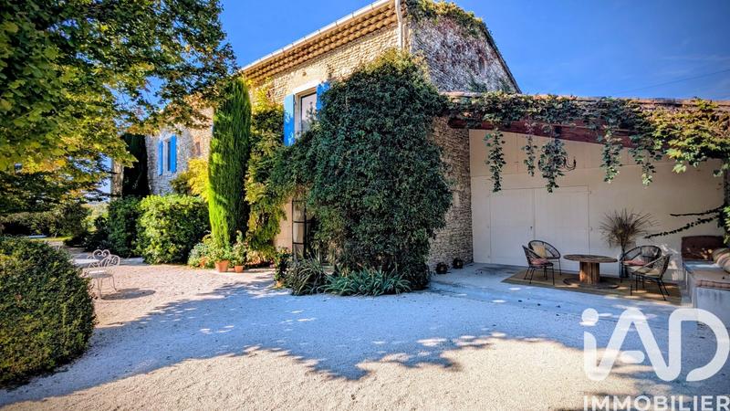 Maison - 305 m² - 8 pièces