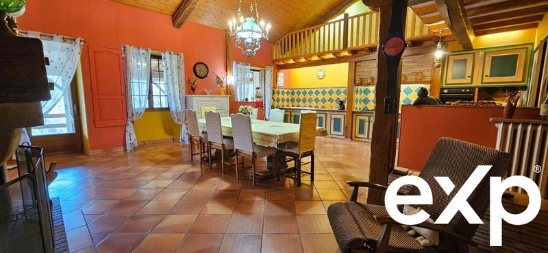 Maison - 410 m² - 11 pièces