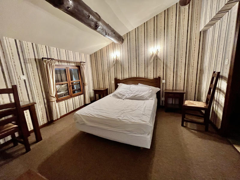 Maison de village - 180 m² - 10 pièces