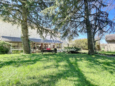 Maison - 204 m² - 6 pièces