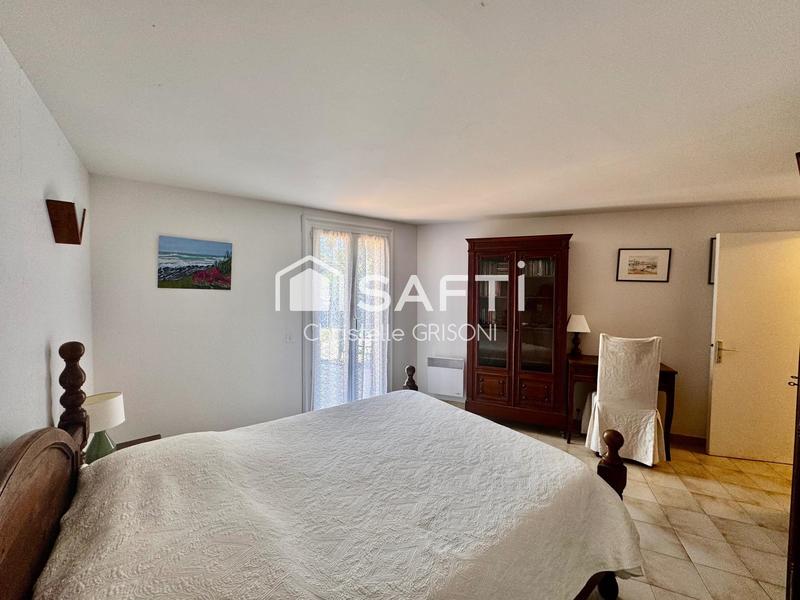 Maison - 210 m² - 6 pièces