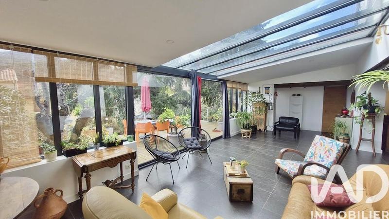 Maison - 220 m² - 5 pièces