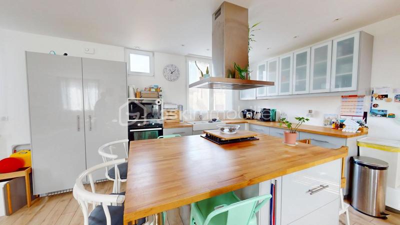 Maison - 122 m² - 5 pièces