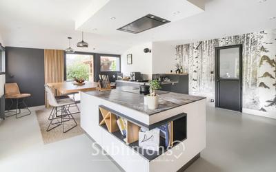 Maison traditionnelle - 246 m² - 8 pièces