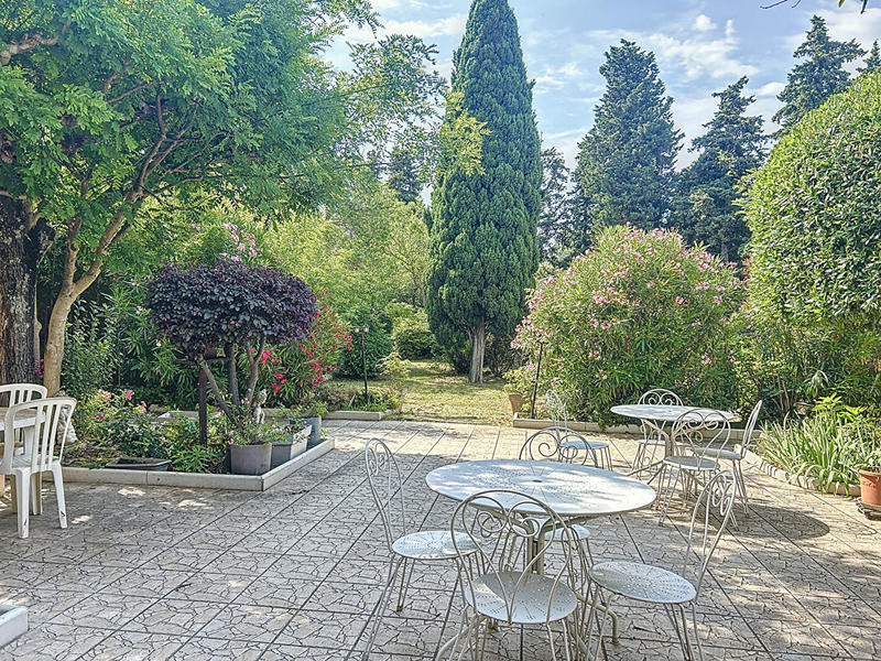 Maison - 394 m² - 6 pièces