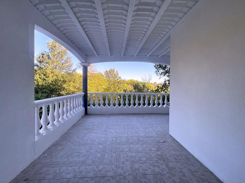 Maison - 200 m² - 6 pièces