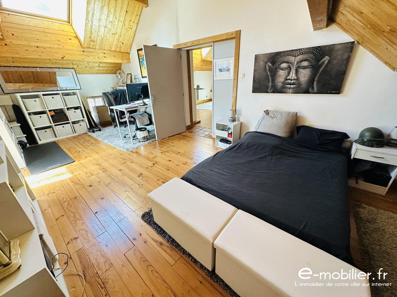 Maison - 223 m² - 8 pièces