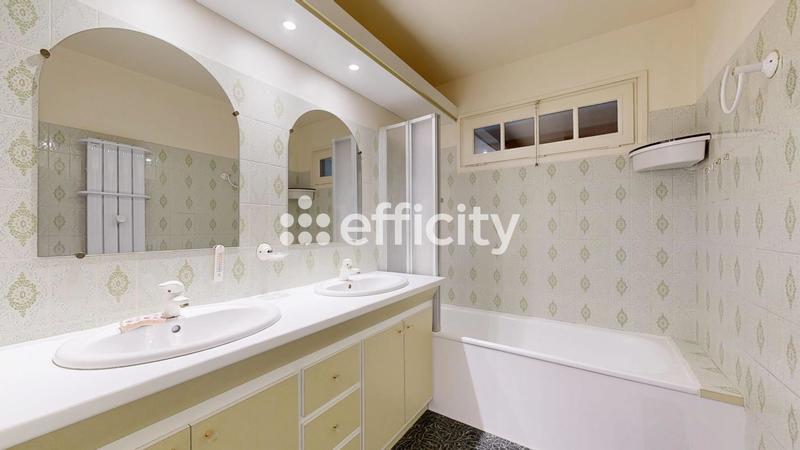 Maison en pierre - 143 m² - 6 pièces