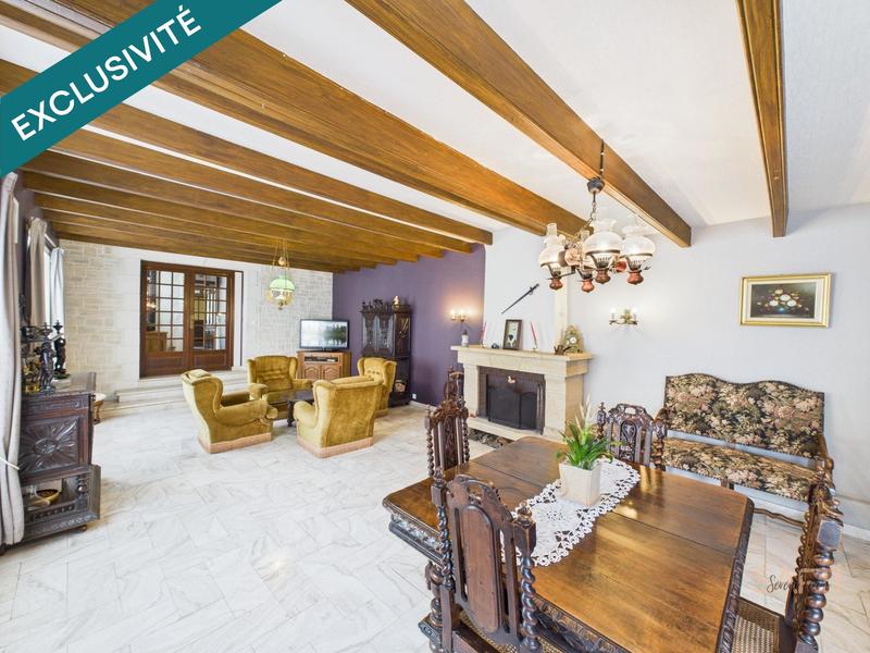 Maison - 211 m² - 8 pièces