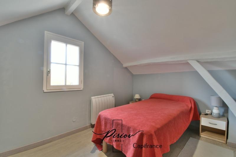 Propriété - 250 m² - 13 pièces