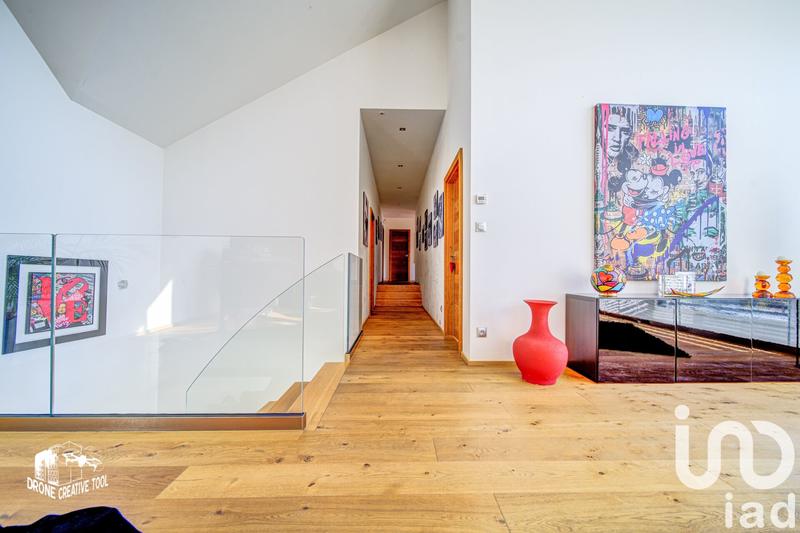 Maison - 340 m² - 8 pièces